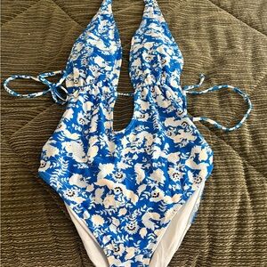 Cupshe Blue & White Floral Halter Womens One-Piece Swimsuit